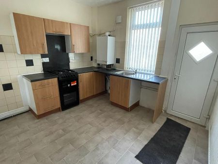 2 bedroom terraced house to rent - Photo 4