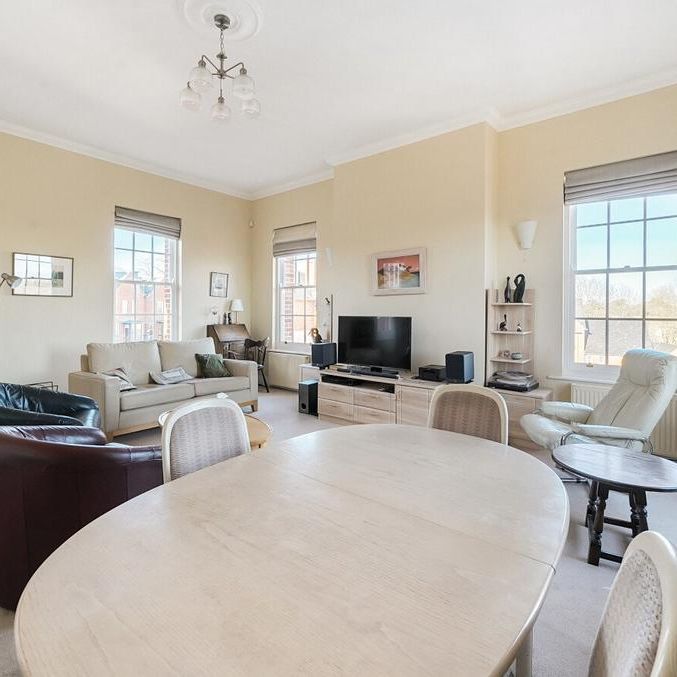 3 bedroom penthouse to rent - Photo 1