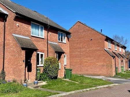 2 bedroom end of terrace house to rent - Photo 5