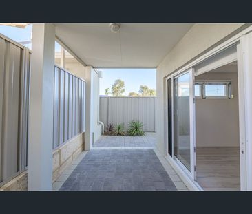 2/326 Rockingham Road, Spearwood, WA 6163 - Photo 3