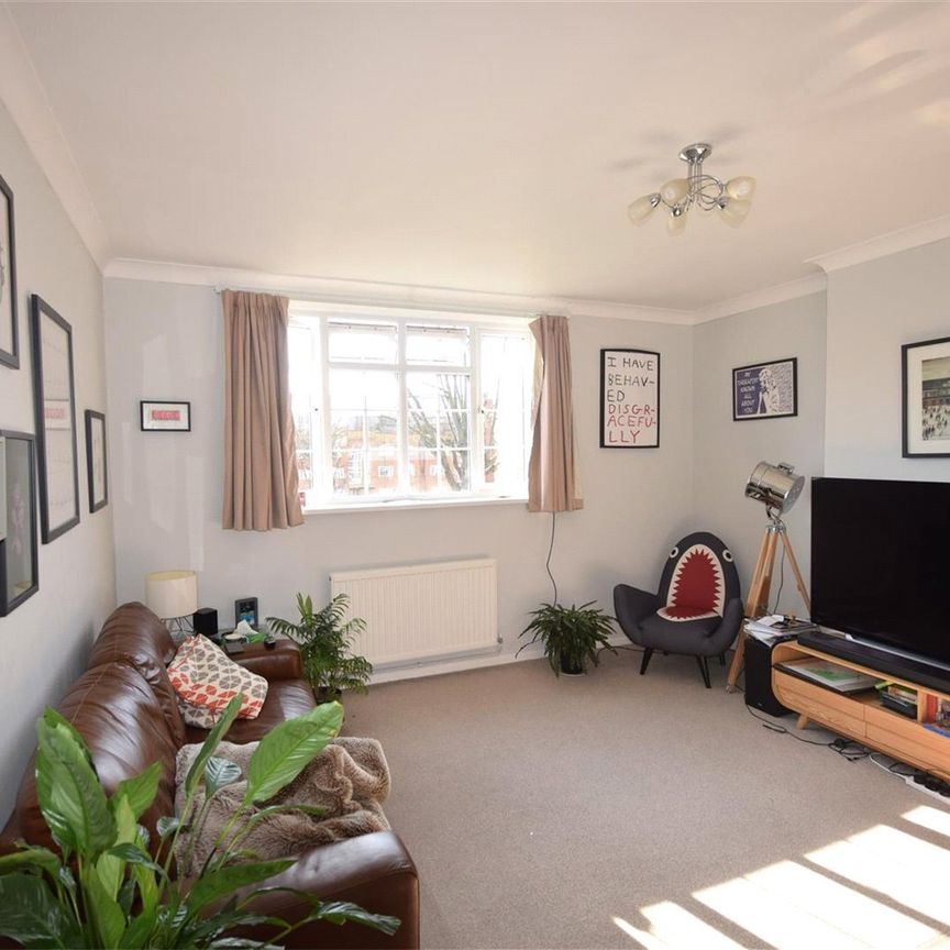 Clifden Court, Twickenham, London, TW1 - Photo 1