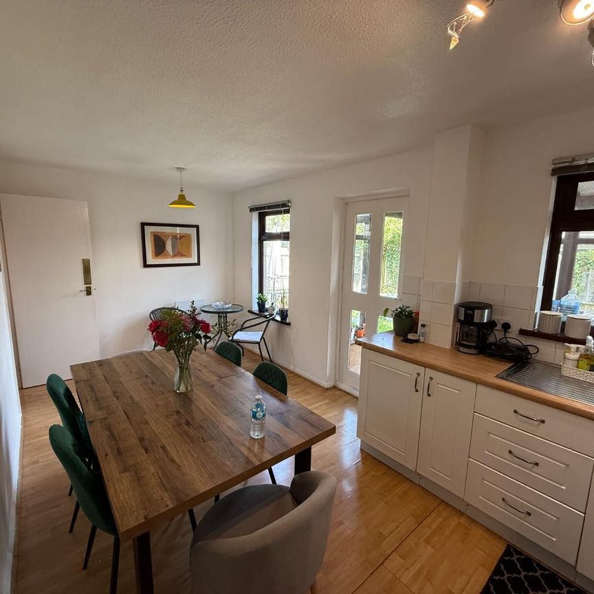 3 Bed House - Detached - Photo 1