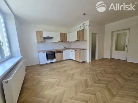Pronájem nově zrekonstruovaného bytu 2+kk v Brně – Králově Poli, ul. Tyršova - Fotografie 3