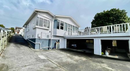 Lovely& Spacious 3 Bedroom House in Mt Albert - Photo 5