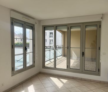 Location Appartement 3 pièces 63m² - Photo 3