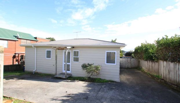 Easy Living - Photo 1