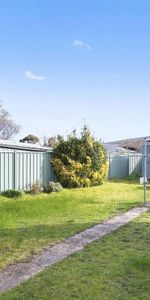 3 Bedroom Wendouree Home Close to Everything - Photo 3