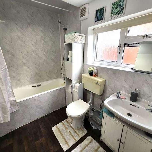 Albrighton Road, Halesowen, B63 - Photo 1