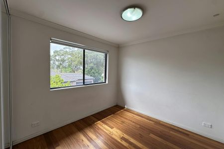 25 Acacia Avenue - Photo 3