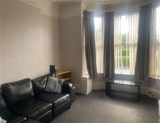 8 Bedroom Semi Detached To Let - Photo 1