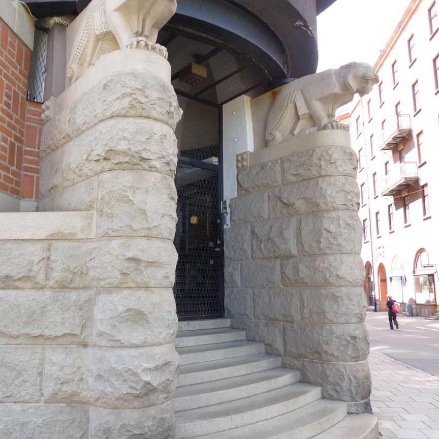 Drottninggatan 10 - Photo 1