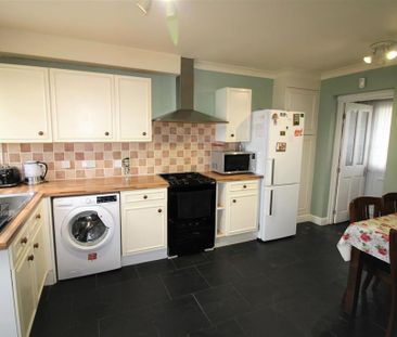 3 bedroom semi-detached house to rent - Photo 6