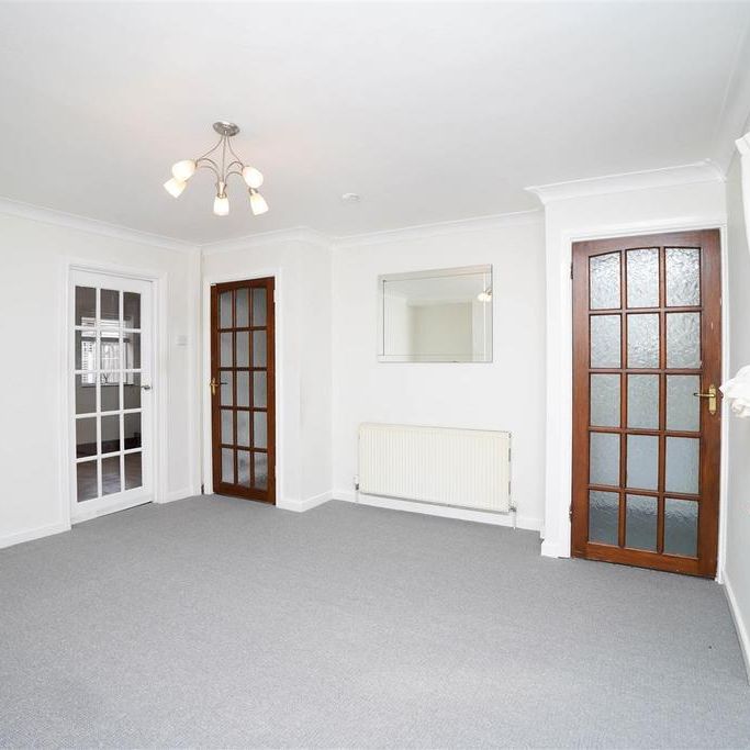 3 bedroom end of terrace house to rent - Photo 1