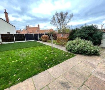 3 bedroom semi-detached house to rent - Photo 3