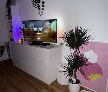 Möbliertes, Schönes WG-Zimmer in Stuttgart ab 01.01.26 - Photo 1