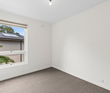 8/3 Rotherwood Road, Ivanhoe East VIC 3079 - Photo 1