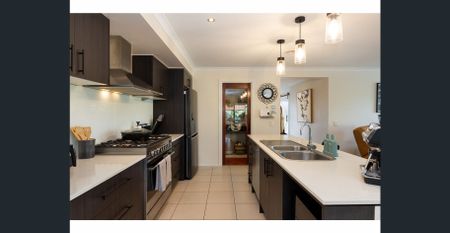 Great Location - Photo 2