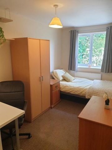 6 bedroom terraced house to rent - Photo 4