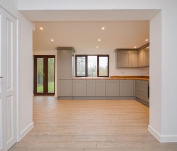 3 bedroom detached bungalow to rent - Photo 4