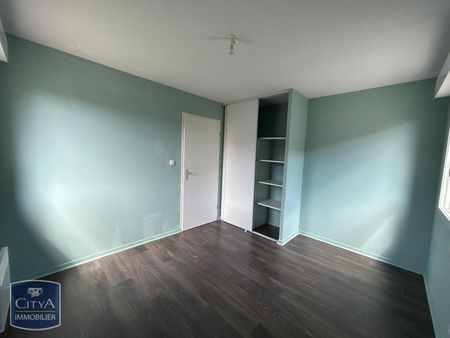Location Appartement 3 pièces 54m² POUZAUGES 85700 - Photo 2