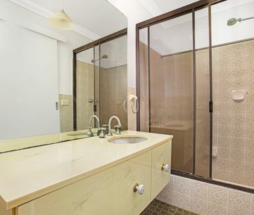 Sunny One Bedroom Apartment - Photo 5