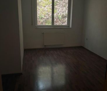 Große helle Wohnung in ruhiger Lage - Photo 2