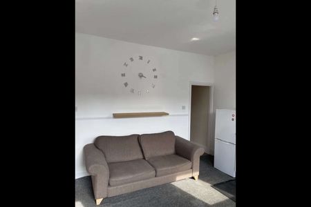 1 Bed Flat, Leeds, LS12 - Photo 5