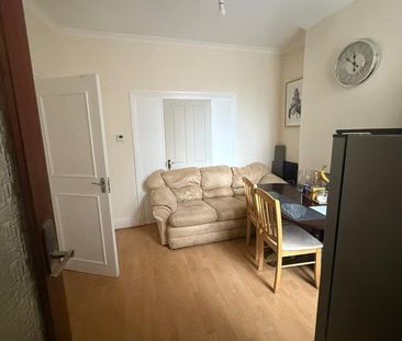 Room in a Shared House, London, SE13 - Photo 5