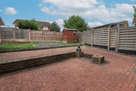 3 bedroom semi-detached house to rent - Photo 3