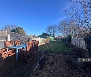 2 bedroom semi-detached house to rent - Photo 6