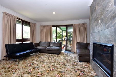 25 Silverton Drive, Ferntree Gully - Photo 5