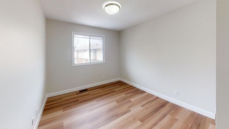 1 Ullswater Drive, Crystal Bay - Lakeview Park, Ottawa, ON - Photo 2