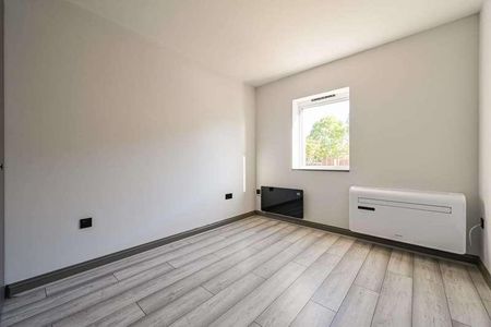 Colney Hatch Lane, London, Colney Hatch, N10 - Photo 4