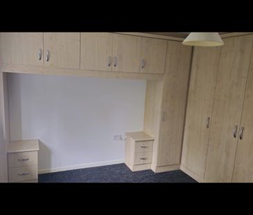 3 Bed Detached House, Bellfield Close, M9 - Photo 2