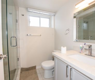 Spacious 3 bedroom Apartment in Hamilton!! - Photo 3