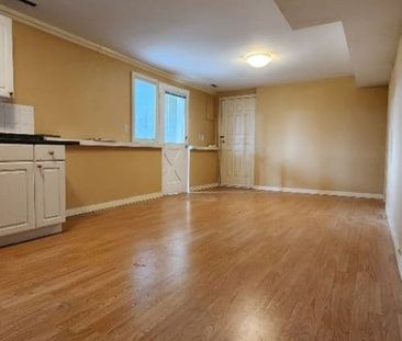 GLenrosa 2 bd, 1 bath walkout basement suite avail now - Photo 1