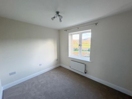 3 bedroom semi-detached house to rent - Photo 3