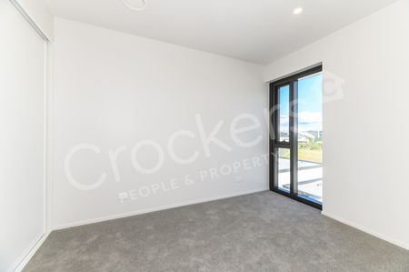 2 Bedrooms + Secure car park at the Heart of Albany - Photo 4