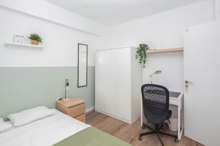 Carrer de Finestrat, Valencia, Valencian Community 46006 - Photo 4