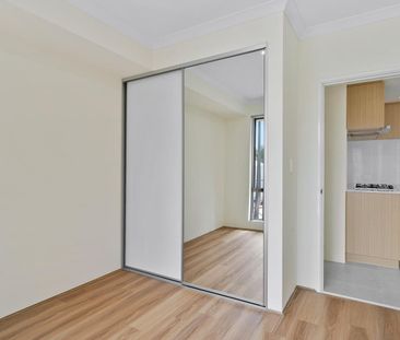 Two Homes, More Possibilities - Flexible Living in South Guildford - Photo 5