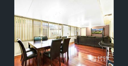 Modern 4 Beroom Home - Photo 4