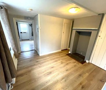 2 bedroom semi-detached house to rent - Photo 4