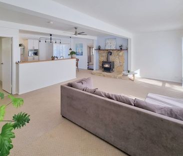 Light and airy country cottage - Photo 3