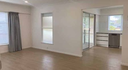 Charming 3BR Fully Renovated Home - Photo 5