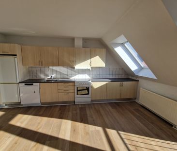 Nyrenoveret lejlighed på rolig beliggenhed - Photo 5