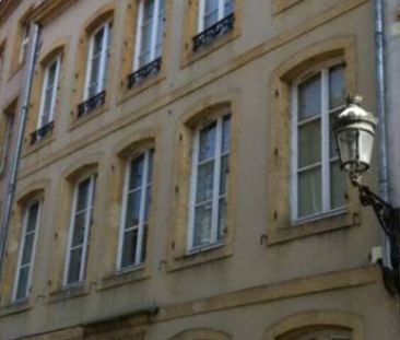 *Location d'appartement F2 meublé Metz centre - Photo 3