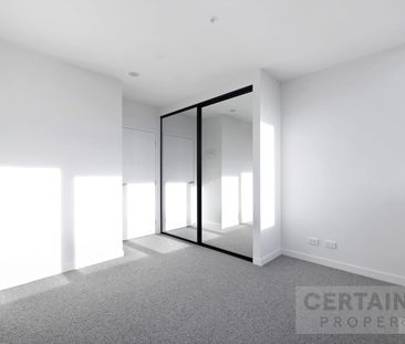 Modern Appointed 1-Bedroom Apartment - Photo 2