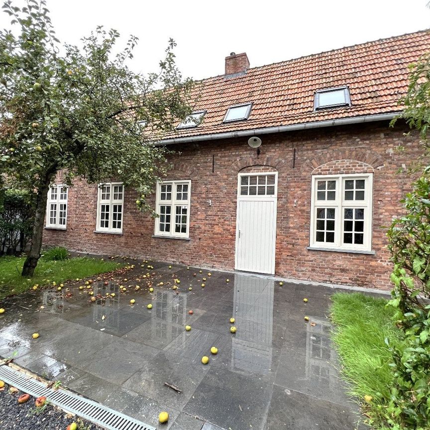 WONING MET 3 SLAAPKAMERS, BINNENKOER EN BIJGEBOUW TE MERKEM - Photo 1