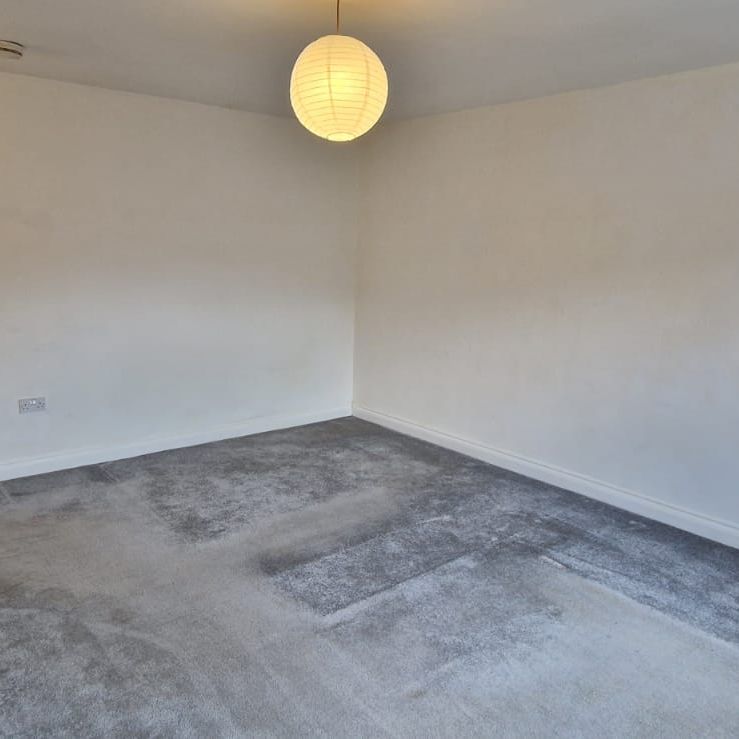 20 Moorland Road, Flat 10 - Photo 1