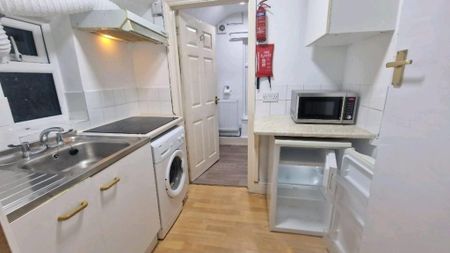 Studio to rent - Photo 5